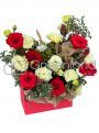 № 3349 композиция из роз и эустомы